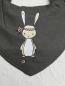Preview: Pippi Lätzli bedruckt grau *Boho Hase* mehrfarbig