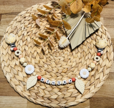 Wagenkette Silikon *Flowers & Blätter natur-marroni* mit Namen