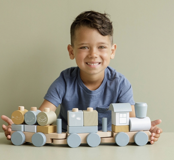 Holz Eisenbahn mit mit Steck-Formen babyblau-eisblau von Little Dutch