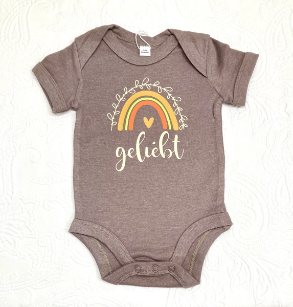 Babybody bedruckt *geliebt* mehrfarbig