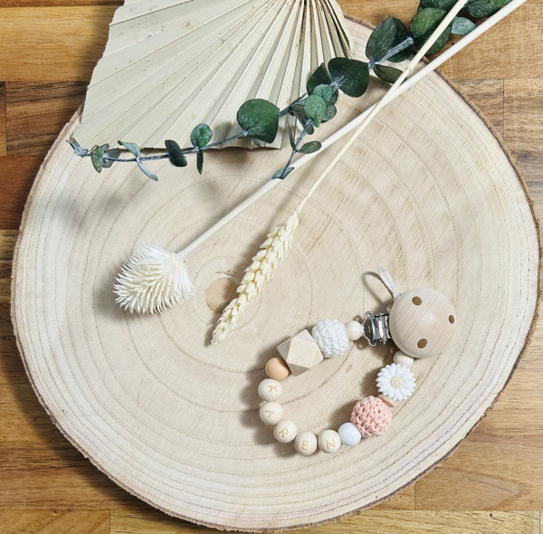 Schnullerkette Naturholz *Flower & Häkelperle weiss-pfirsich* mit Namen
