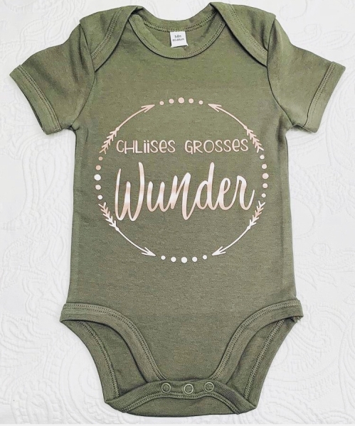 Babybody bedruckt *chliises grosses Wunder* einfarbig